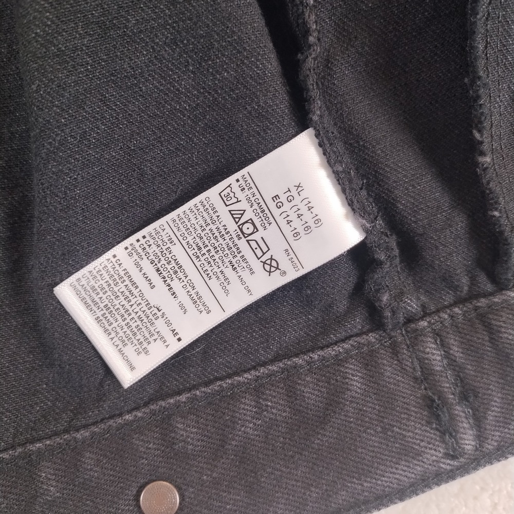 Old Navy Denim Jacket Fits Adult S/XS Black Trucker Cowboy Grunge Workwear - Picture 6 of 14